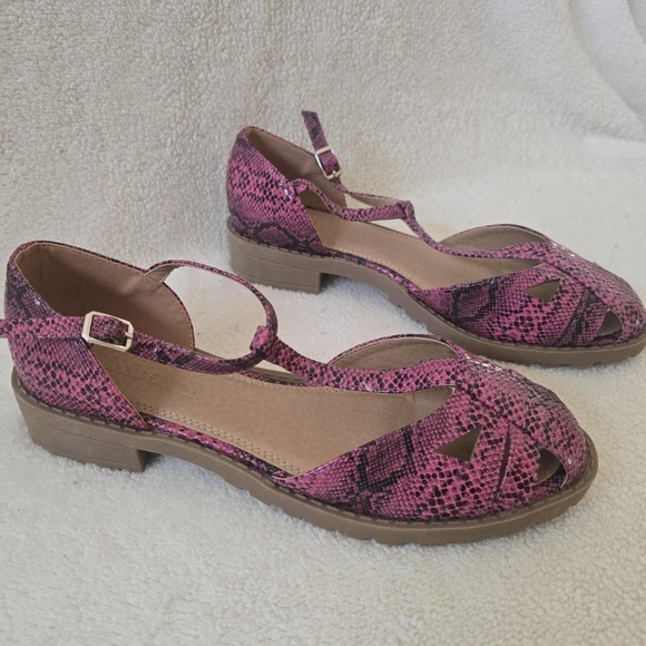 Cute Pink Snake Oxford Sandals - Picture 1 of 8